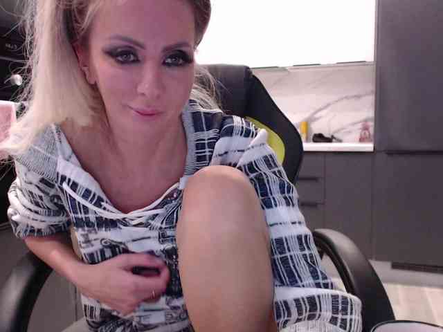 blondalina webcam