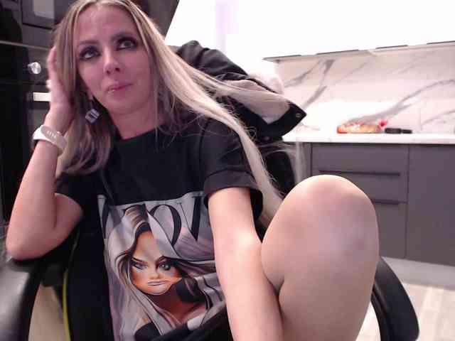 blondalina webcam