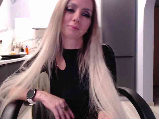 blondalina webcam
