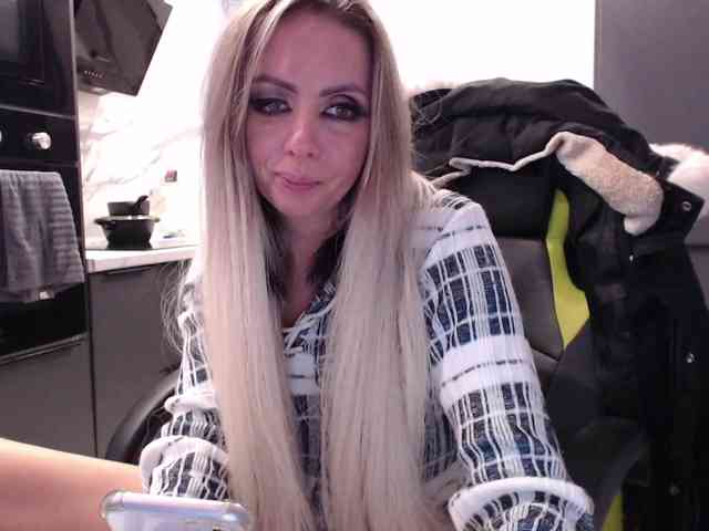 blondalina webcam