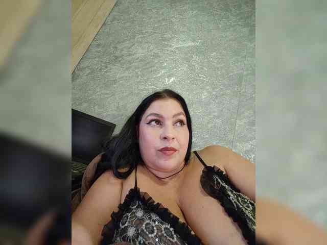 Cleopatra1990 webcam