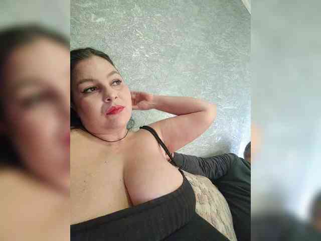 Cleopatra1990 webcam