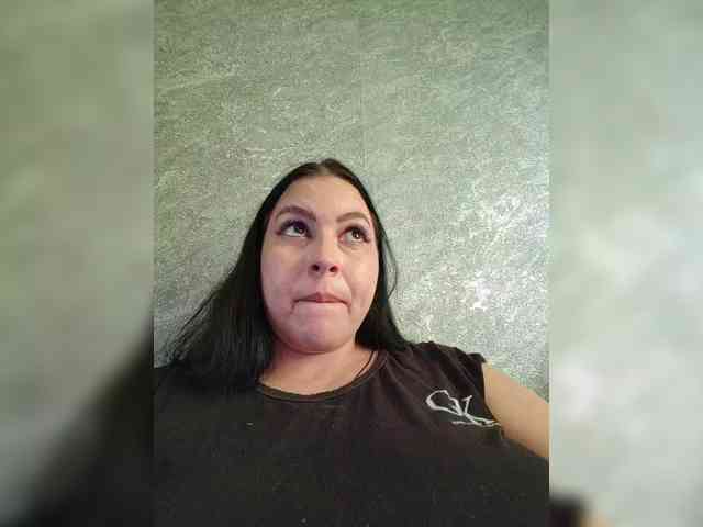 Cleopatra1990 webcam