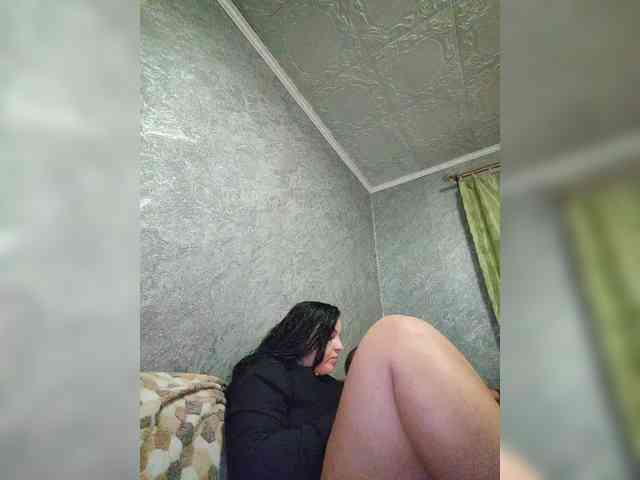 Cleopatra1990 webcam