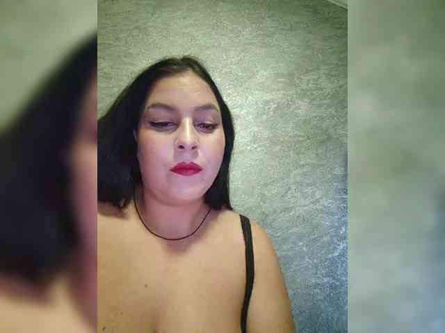 Cleopatra1990 webcam