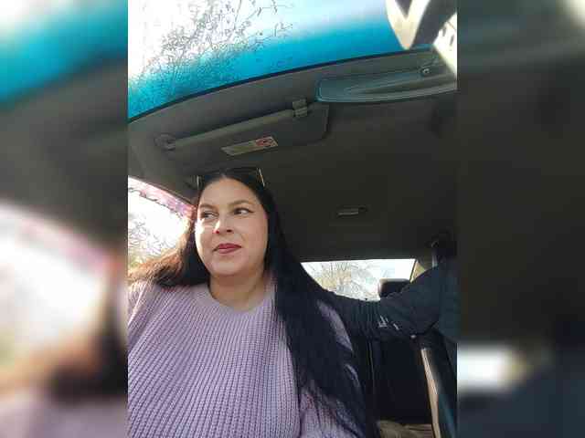 Cleopatra1990 webcam