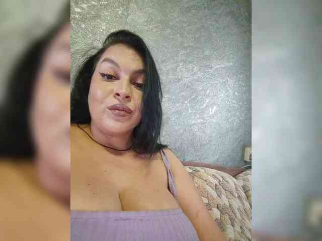 Cleopatra1990 webcam