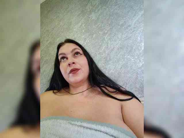 Cleopatra1990 webcam