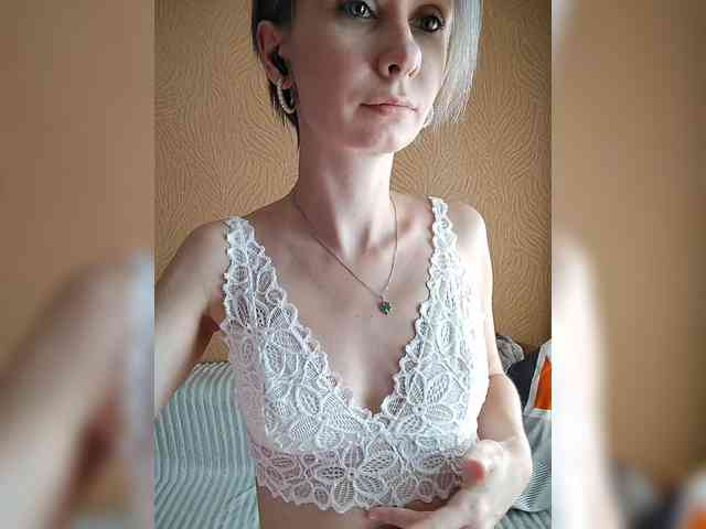 -Christina- webcam