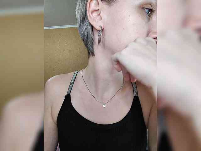 -Christina- webcam
