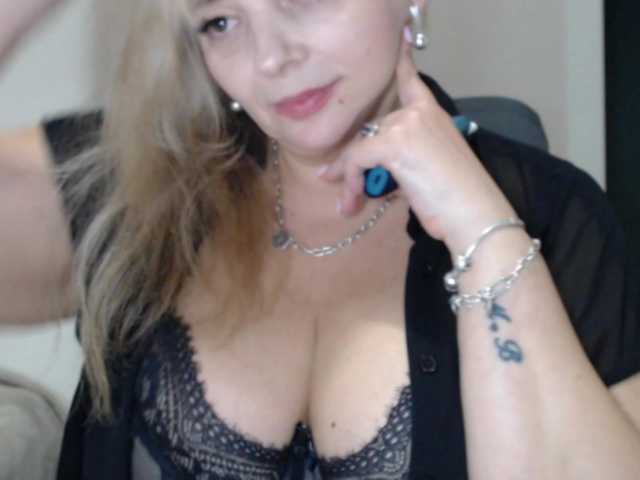 aniutkamau webcam