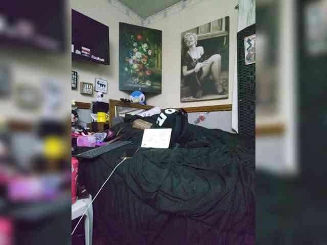 PrurientGem webcam