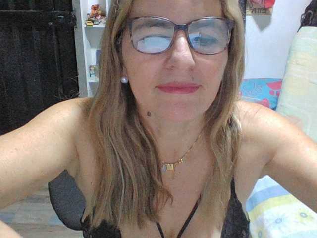 JuanitaWouti webcam