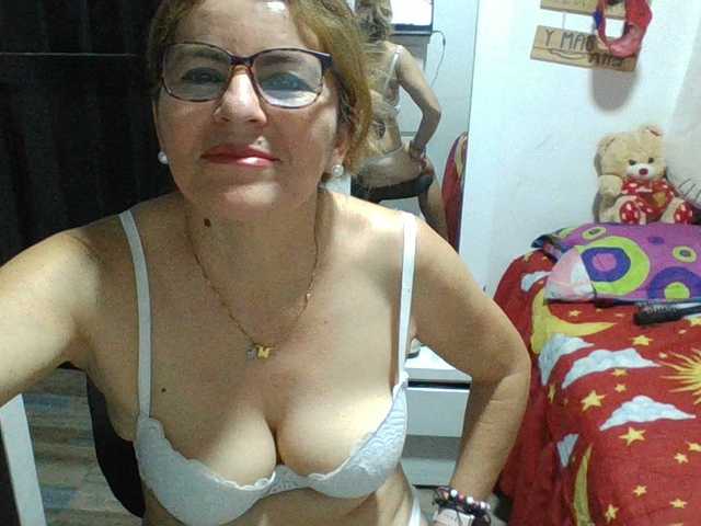 JuanitaWouti webcam