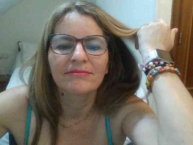JuanitaWouti webcam