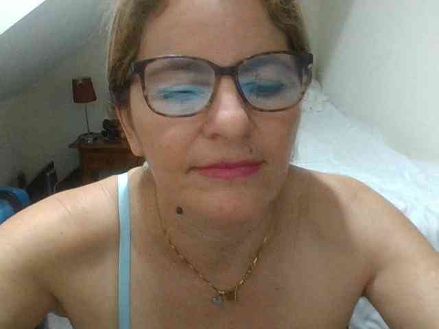 JuanitaWouti webcam