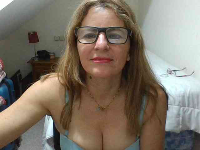 JuanitaWouti webcam