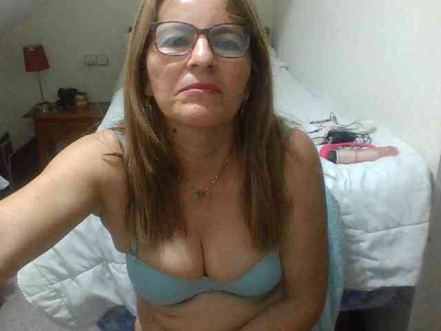JuanitaWouti webcam
