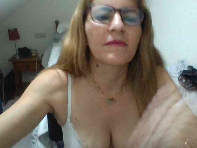JuanitaWouti webcam