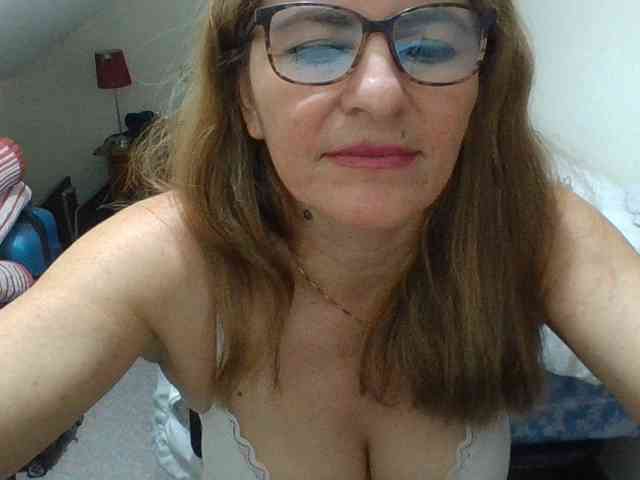 JuanitaWouti webcam