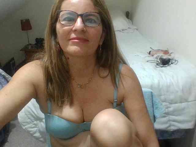 JuanitaWouti webcam