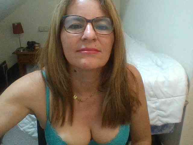 JuanitaWouti webcam
