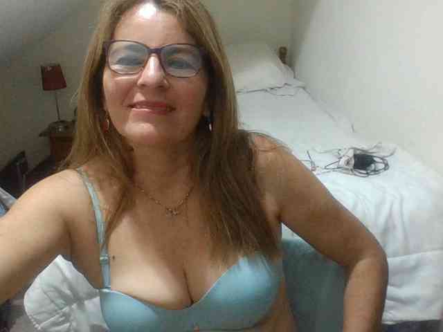 JuanitaWouti webcam