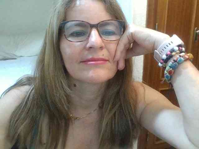 JuanitaWouti webcam