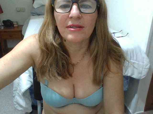 JuanitaWouti webcam