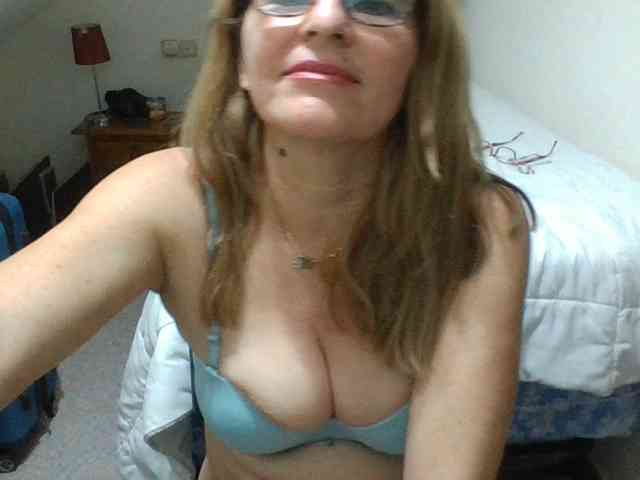 JuanitaWouti webcam