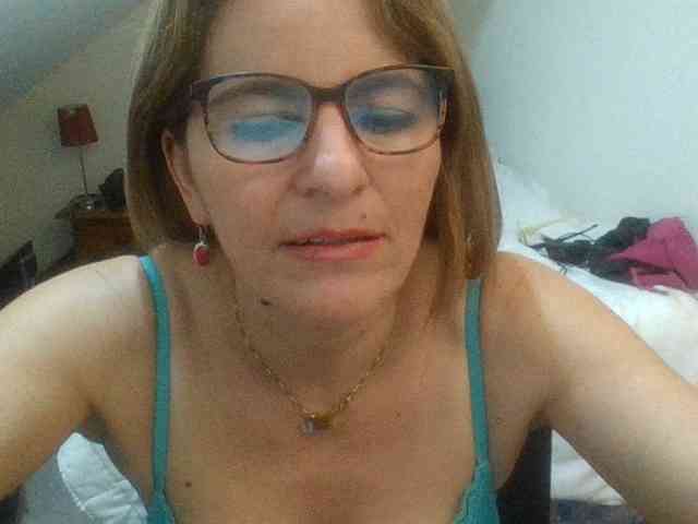 JuanitaWouti webcam