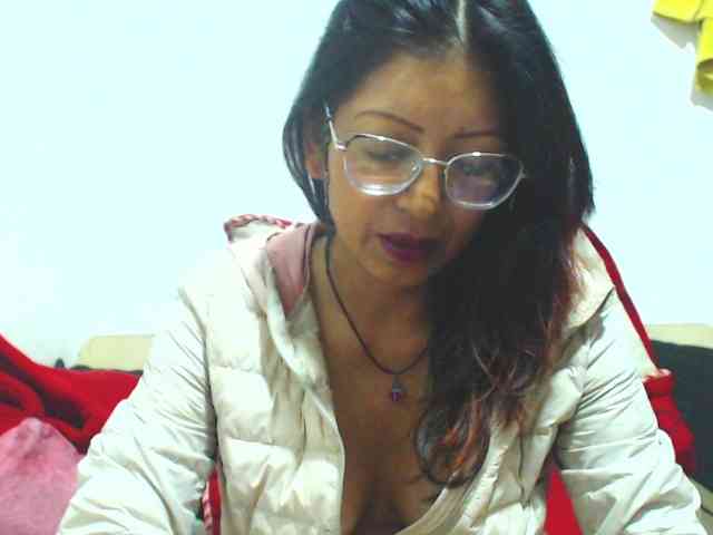 KATYY-HOTTT webcam