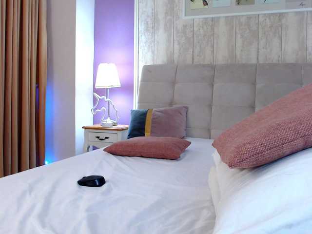 Entrez le videochat erotique avec le
modèle XKimoraX XKimoraX