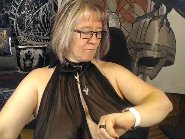 90dTitten webcam