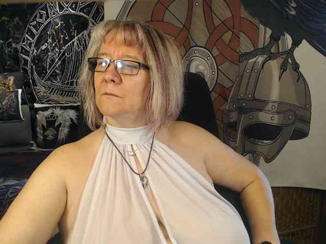 90dTitten webcam