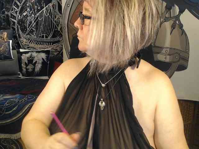 90dTitten webcam