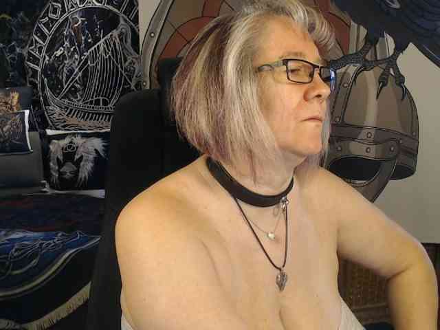 90dTitten webcam
