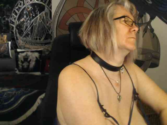 90dTitten webcam