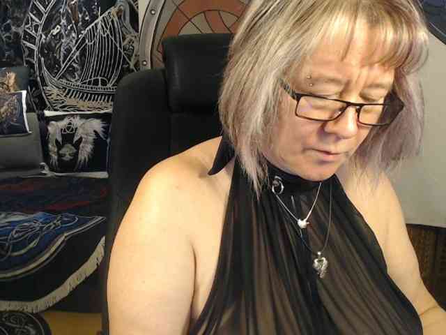 90dTitten webcam