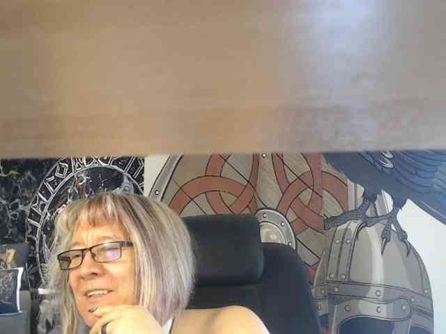 90dTitten webcam