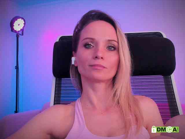 Louise_Dance webcam
