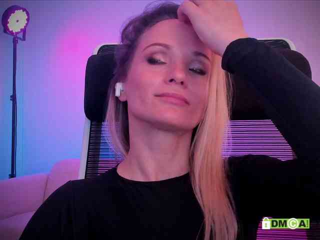 Louise_Dance webcam