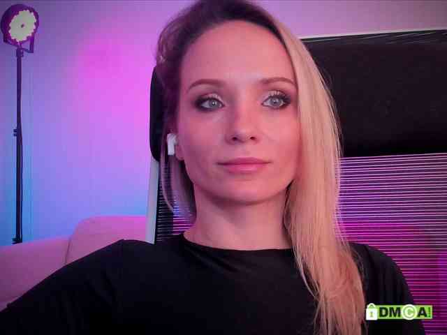 Louise_Dance webcam