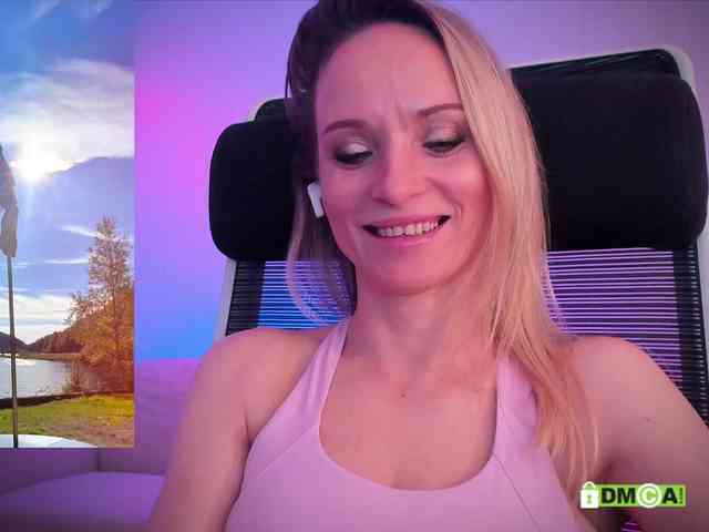 Louise_Dance webcam