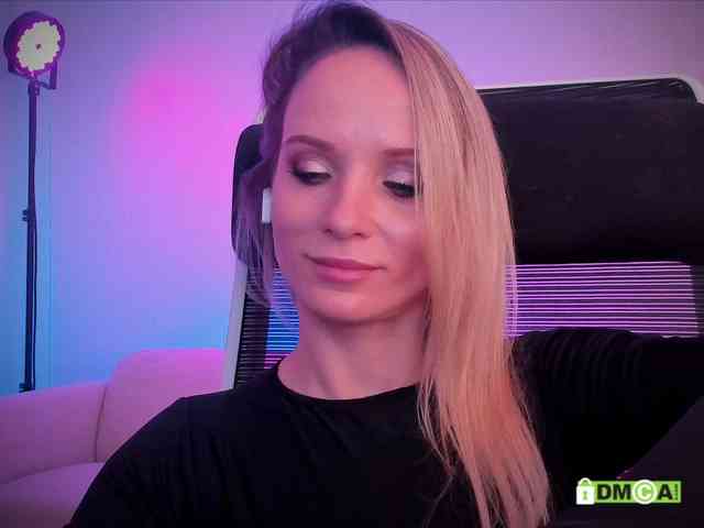 Louise_Dance webcam