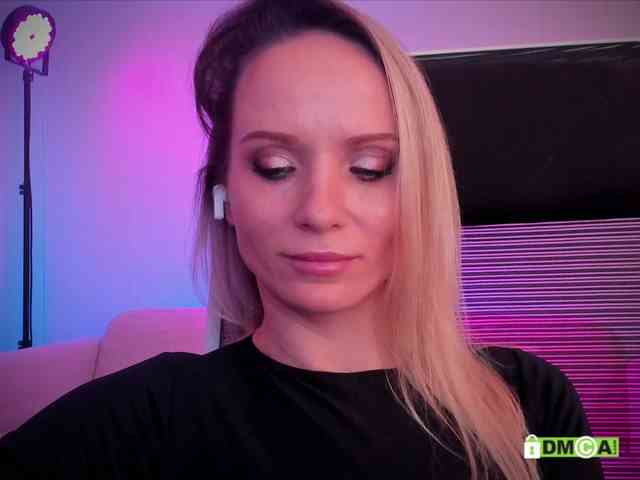 Louise_Dance webcam