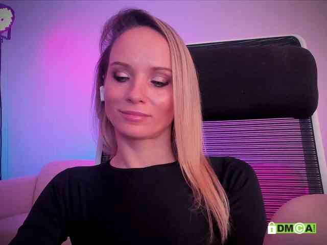 Louise_Dance webcam