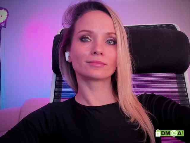 Louise_Dance webcam