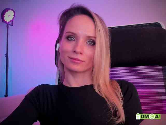 Louise_Dance webcam