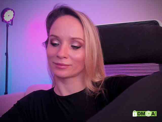 Louise_Dance webcam